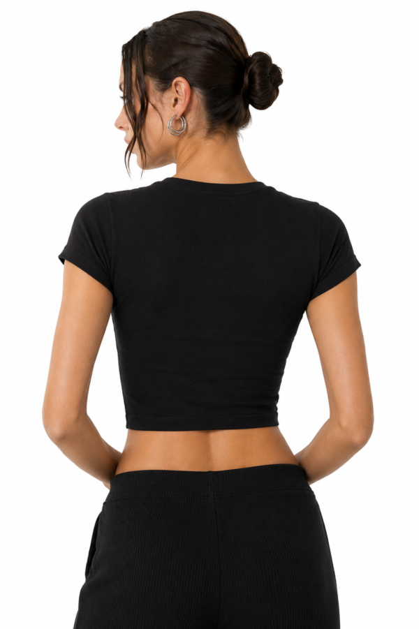 a8aa27c1-c7a5-4bce-a19d-25914f07d421 ELAN CROP TOP