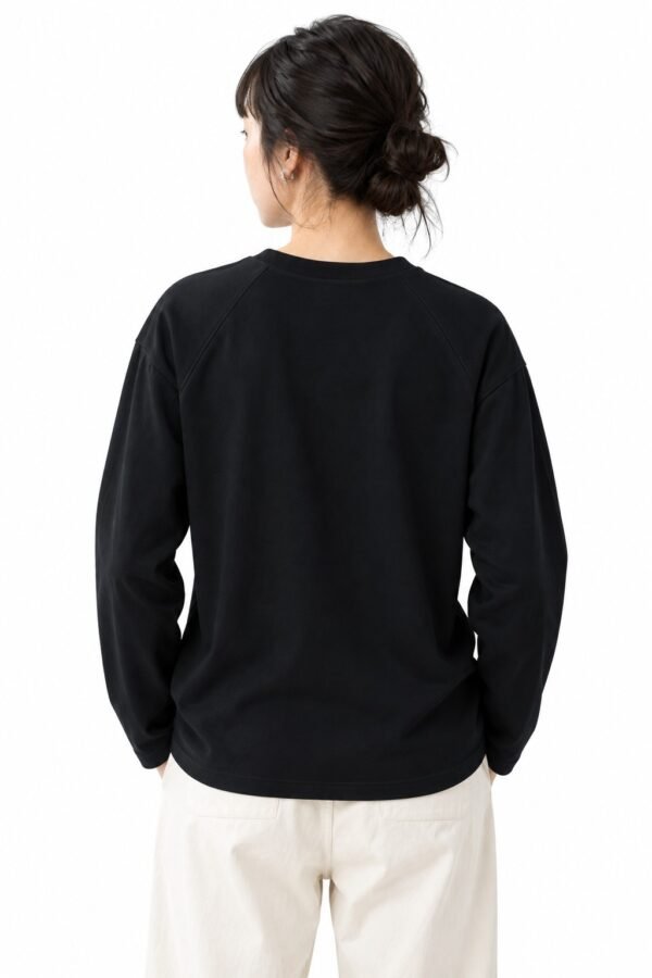 Black essential t-shirt